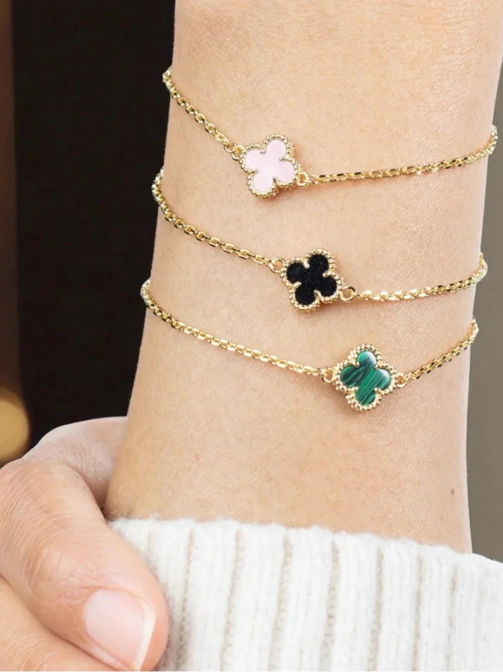 Alhambra inspired Gold Bracelet with Black Clover Charm Motif 9mm